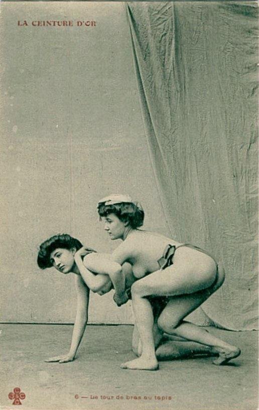 Naked Women Sex Wrestling